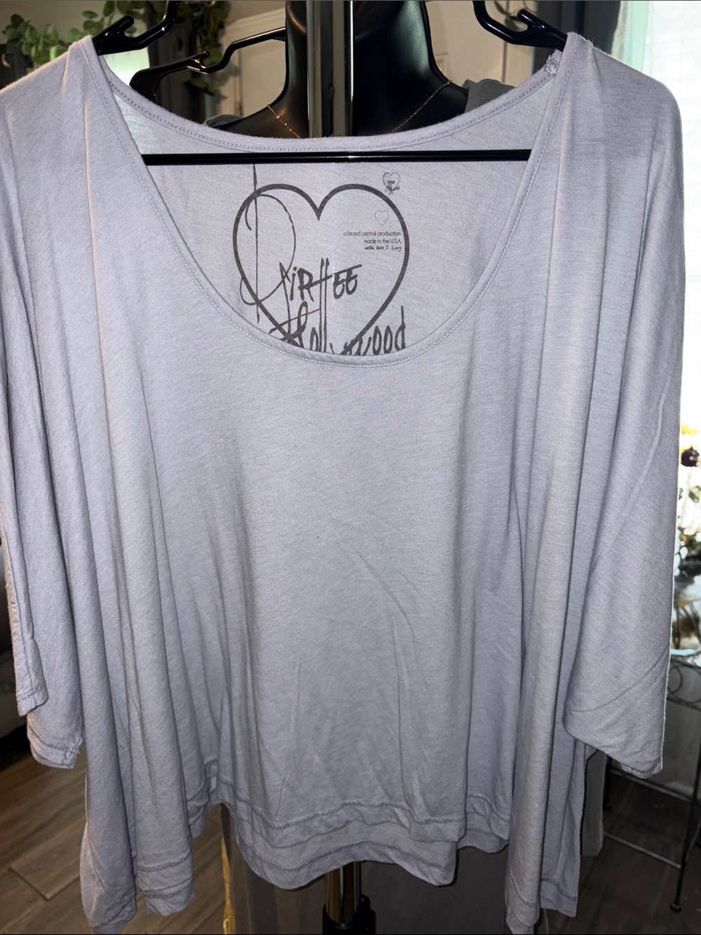 Dirtee Hollywood Light Gray Graphic Heart Tee